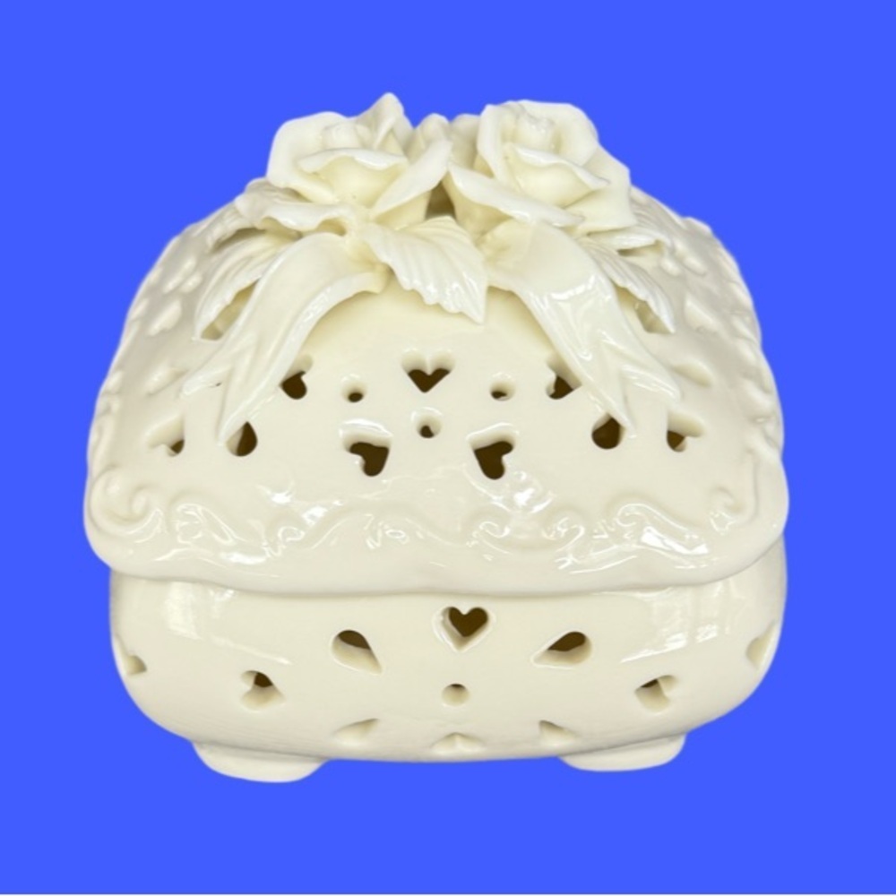VTG Reticulated Porcelain Cream Colored Square Trinket Box w/Roses and Ribbons